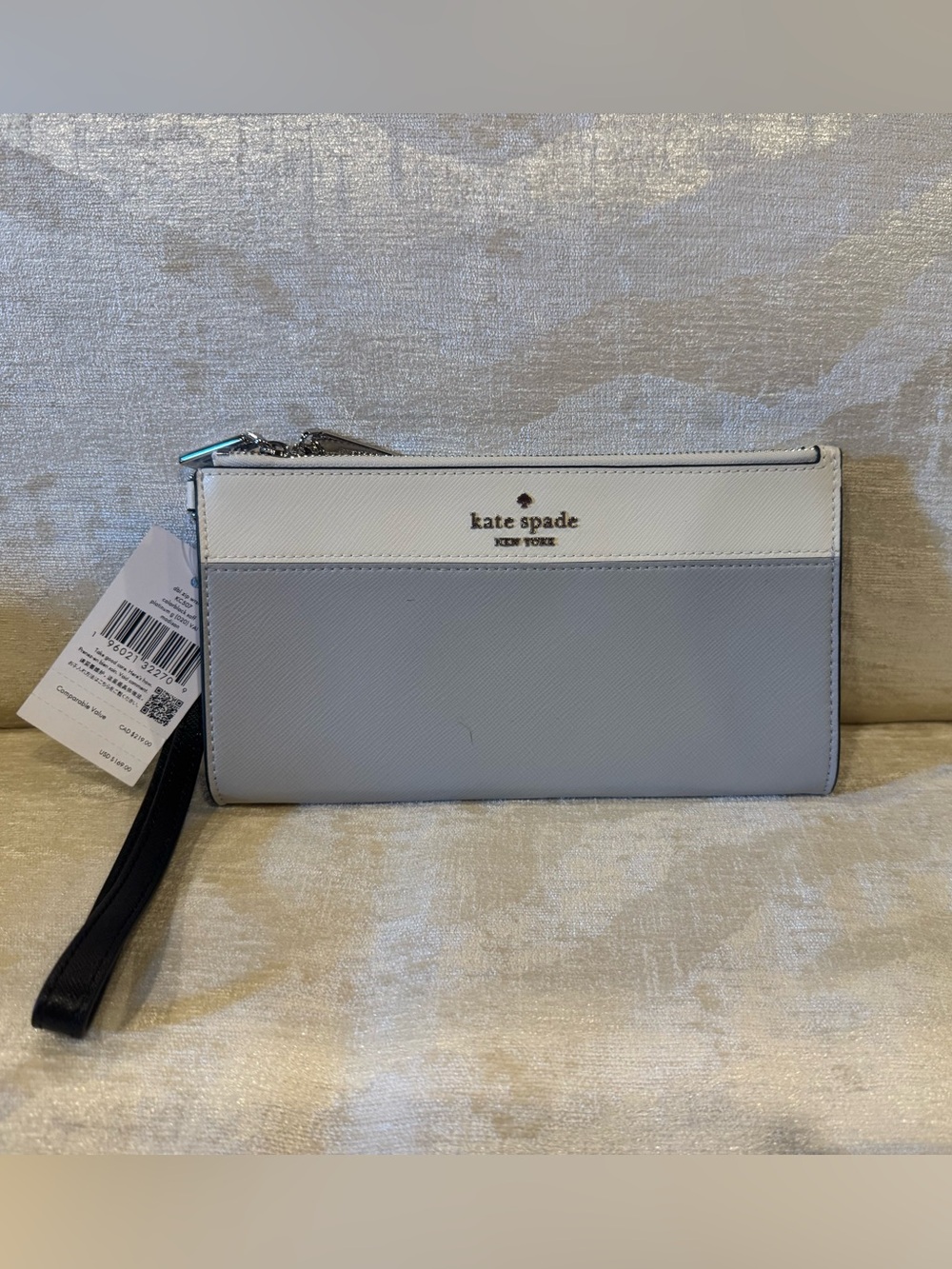 Kate Spade NWT gray wristlet
